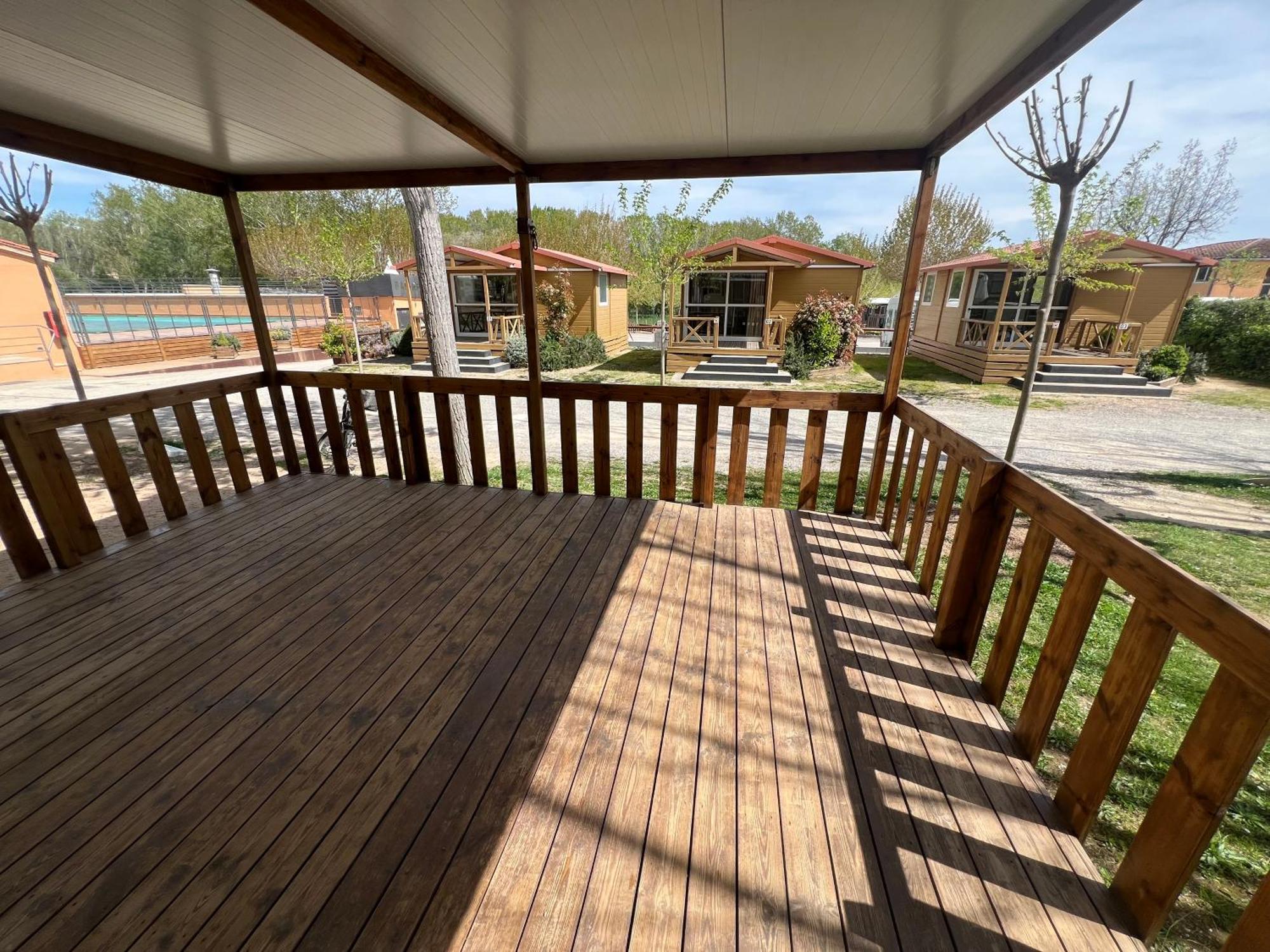 Camping Bungalow El Llac De Banyoles Porqueres المظهر الخارجي الصورة