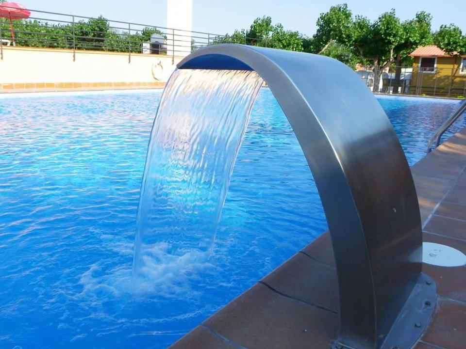 Camping Bungalow El Llac De Banyoles Porqueres المظهر الخارجي الصورة